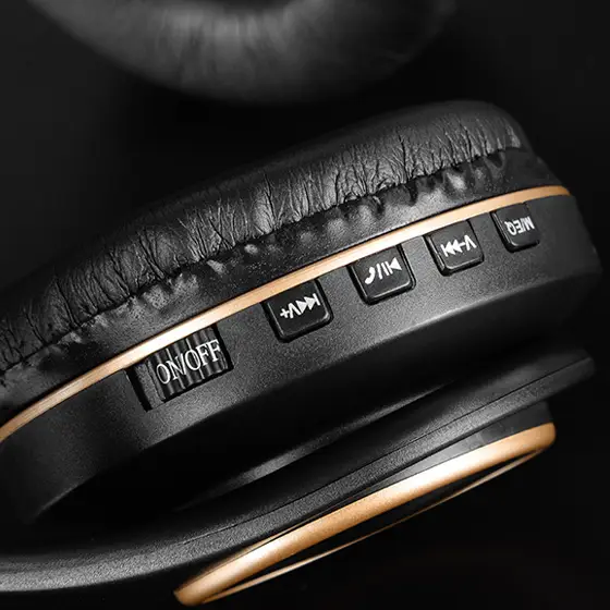 Aries Headphones view 3
