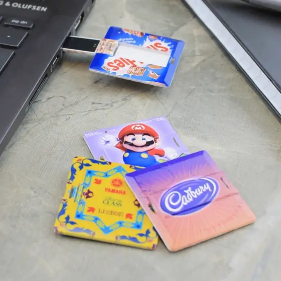 Square Slim Credit Card USB view 2
