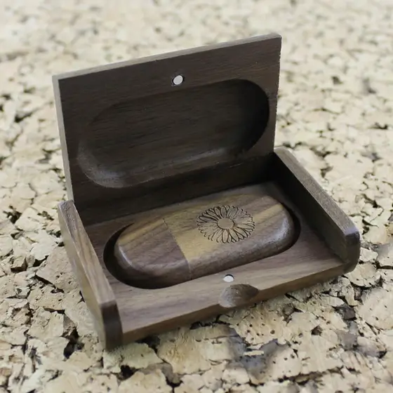 Wooden Pebble USB view 4