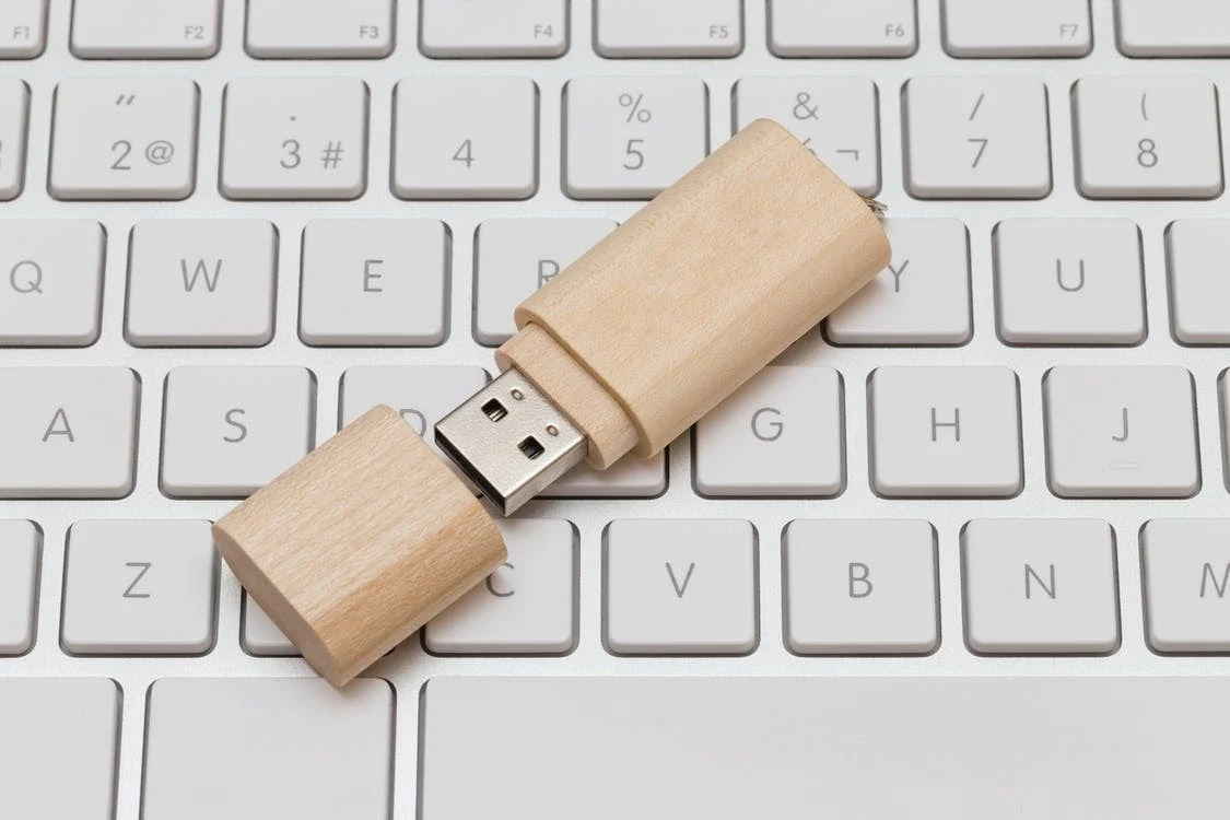 Branded USB Sticks Buyer’s Guide: What UK Businesses Need to Know Before Ordering